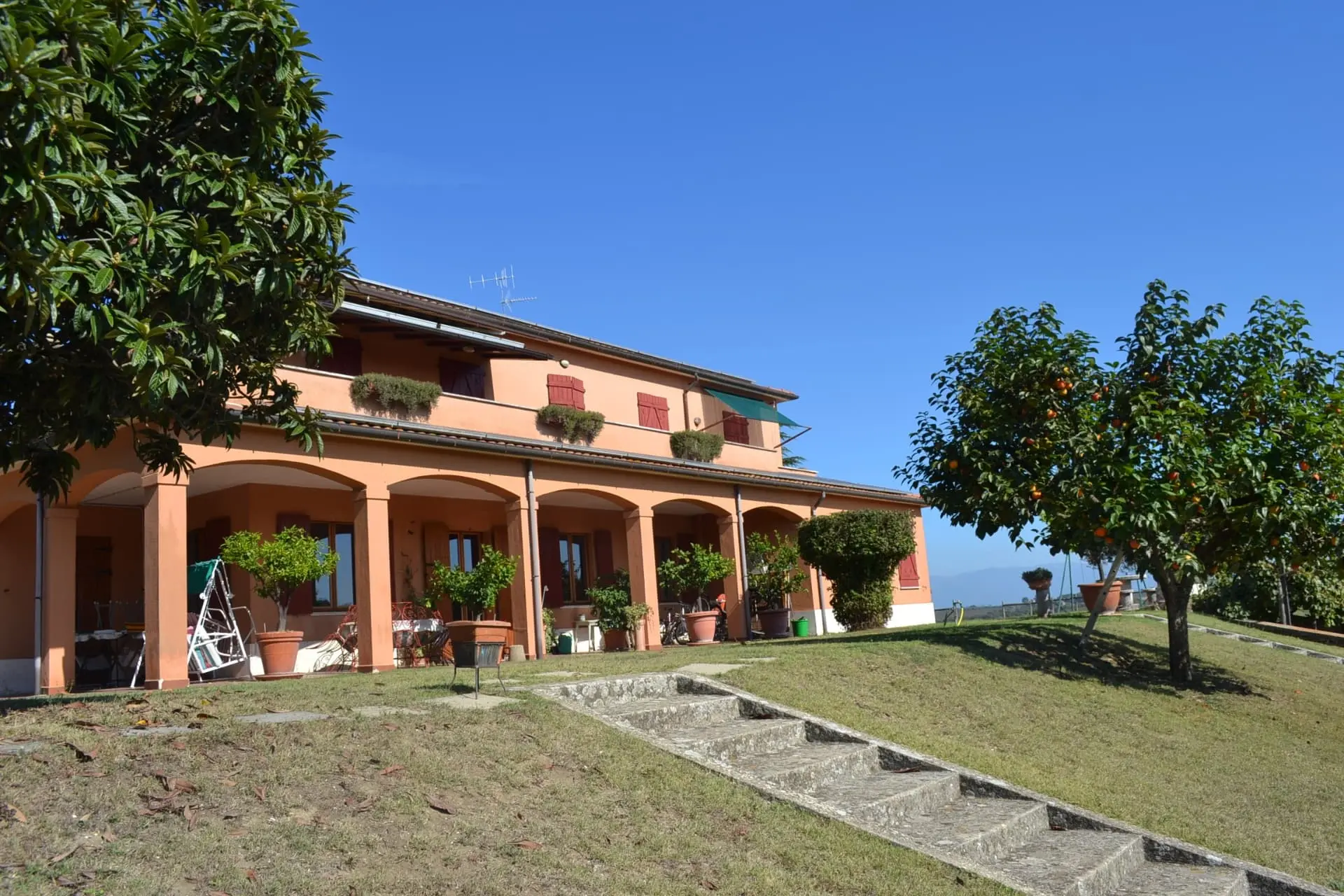 The Villa - elegant accommodation with covered terrace and beautiful gardens