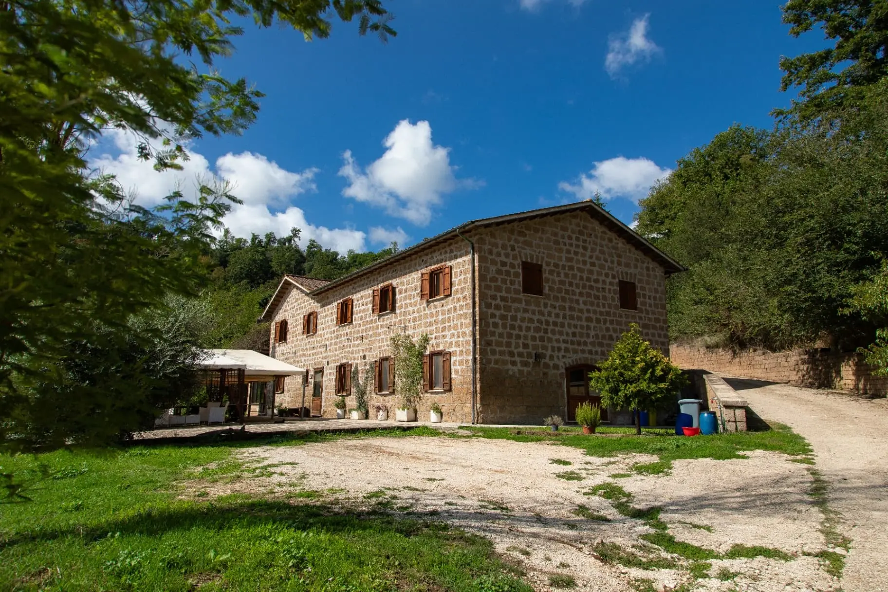 Casale exterior and panoramic views
